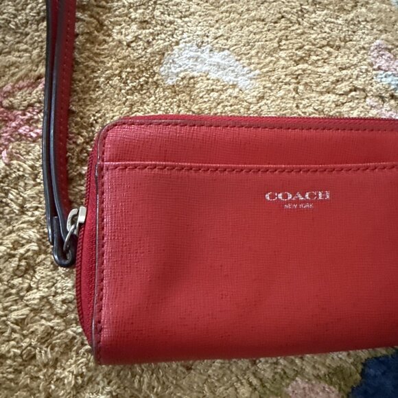 Coach Classic Red Zip Wristlet Wallet clutch - Picture 2 of 8